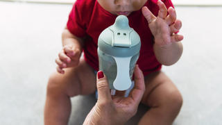 Die Milch zum Abend soll Kleinkinder beruhigen - in diesem Fall war sie tödlich.