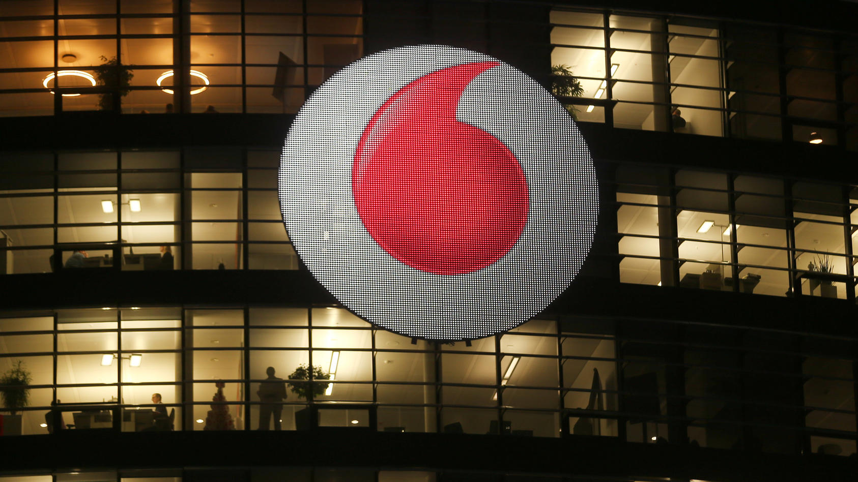 in-bereichen-wie-technik-netzausbau-und-grokundenprojekte-will-vodafone-400-stellen-aufbauen