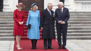 Elke BÃ¼denbender, KÃ¶nigin-Gemahlin Camilla, KÃ¶nig Charles III. und Frank-Walter Steinmeier bei der Ankunft zum Empfang beim BundesprÃ¤sidenten im Schloss Bellevue. Berlin, 29.03.2023 *** Elke BÃ¼denbender, Queen Consort Camilla, King Charles III and Frank Walter Steinmeier arriving for the reception at the Federal Presidents residence at Bellevue Palace Berlin, 29 03 2023 Foto:xU.xStammx/xFuturexImage