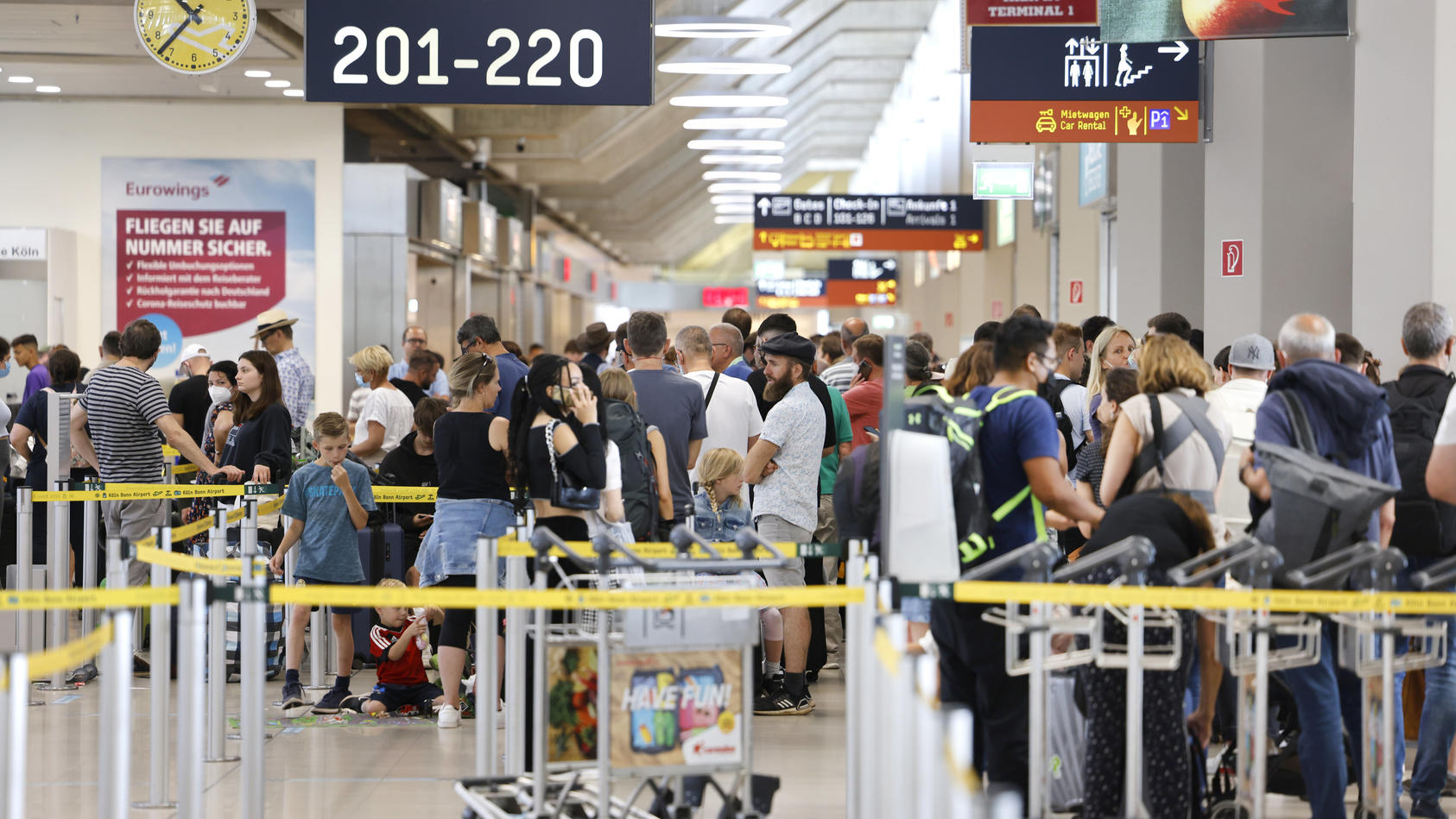 wer-lastige-warteschlangen-bei-der-sicherheitskontrolle-umgehen-will-kann-sich-ein-fast-lane-ticket-hinzubuchen