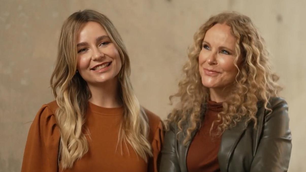 Marie Therese interviewt Mama zu 30-jährigem RTL-Jubiläum - "Geraucht wie Irre" - Katja Burkards Tochter entlockt Geheimnisse