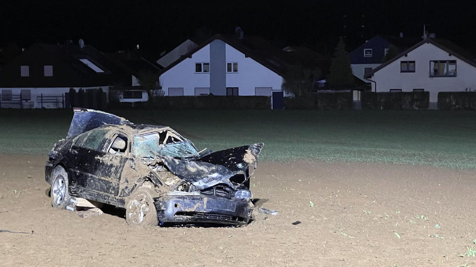 Heilbronn Biberach Mann Stirbt Bei Unfall Er Wurde Aus Auto