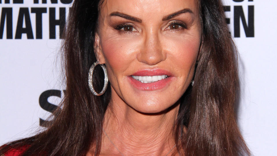 ex-supermodel-janice-dickinson-schwere-kopfverletzung-beim-britischen-dschungelcamp