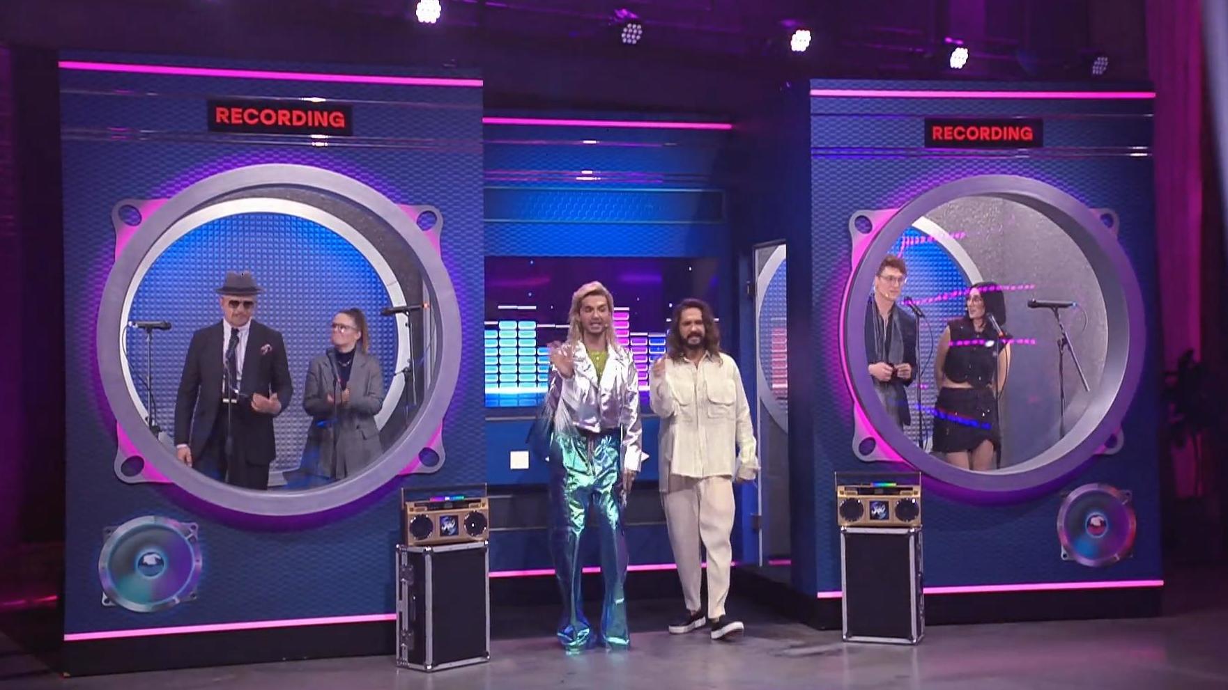 Im großen Finalspiel von "That's My Jam" treten Team Bill mit Jan Delay und Jasna Fritzi Bauer in der so genannten "Doombox" gegen Team Tom mit Daniel Donskoy und Elif an