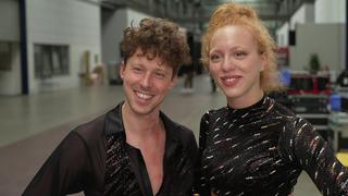 Valentin Lusin und Anna Ermakova malen sich aus, wie es wäre, wenn das Model nach "Let's Dance" in Deutschland bleiben würde.