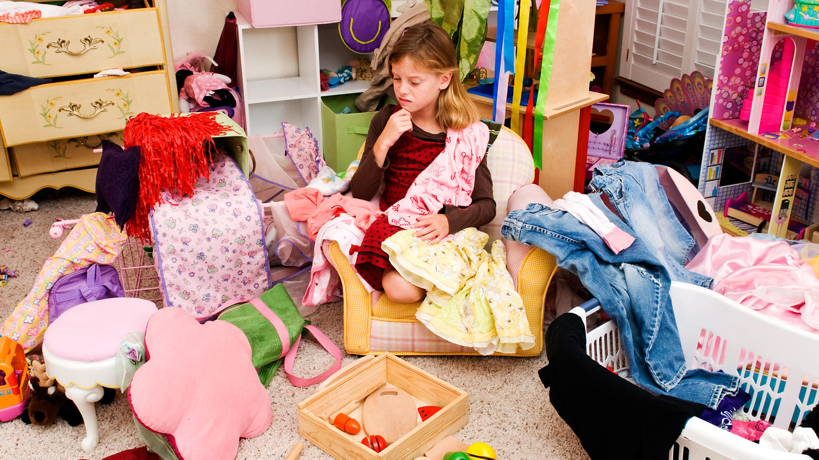 kaum-ein-thema-birgt-so-viel-streitpotenzial-zwischen-eltern-und-kindern-zimmer-aufraumen