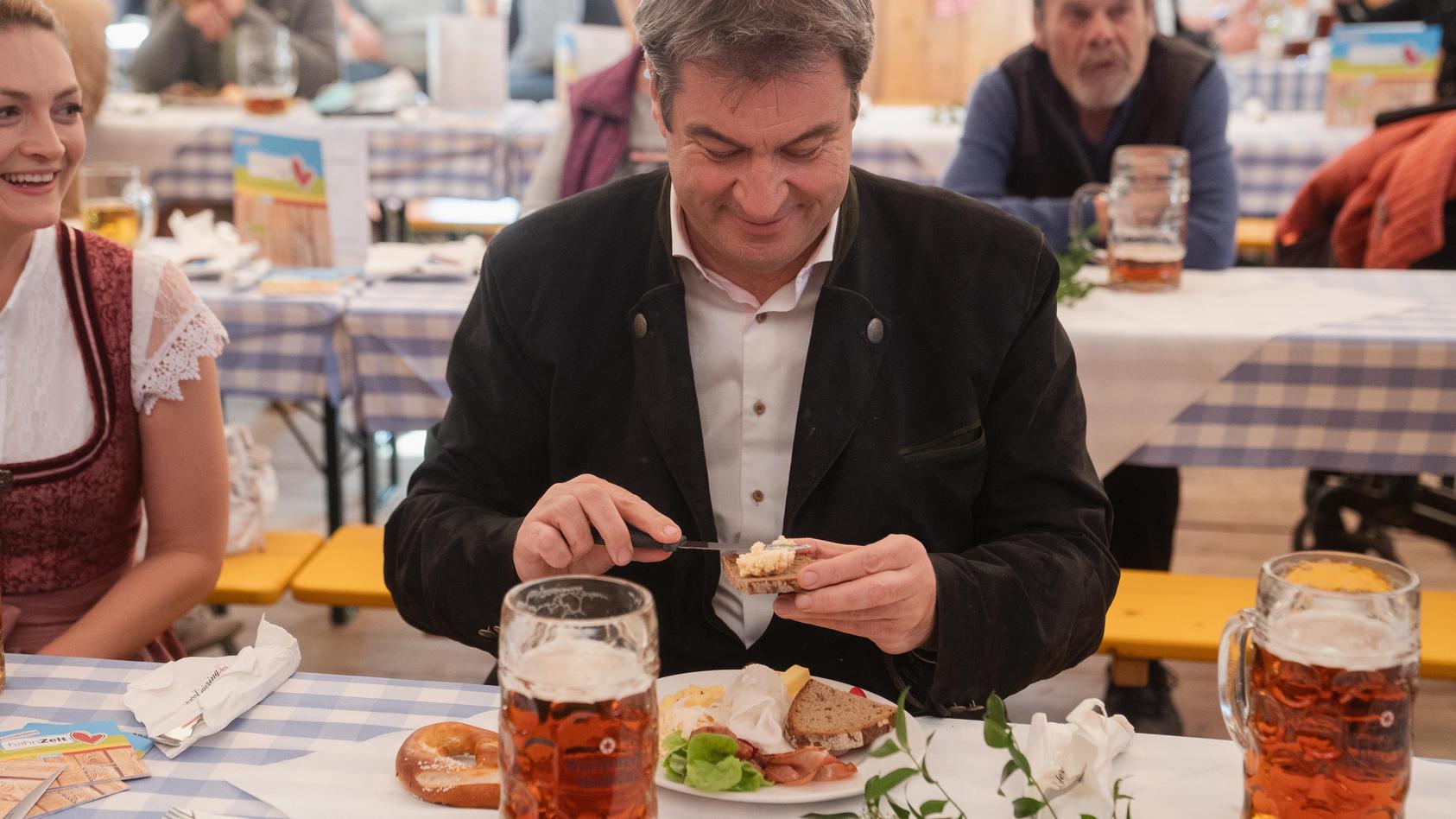 rtl-reporter-fragt-mal-nach-warum-postet-soder-immer-sein-essen