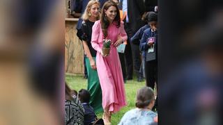 Picknick in Pink: Kate wird bei der Chelsea Flower Show zum Blickfang