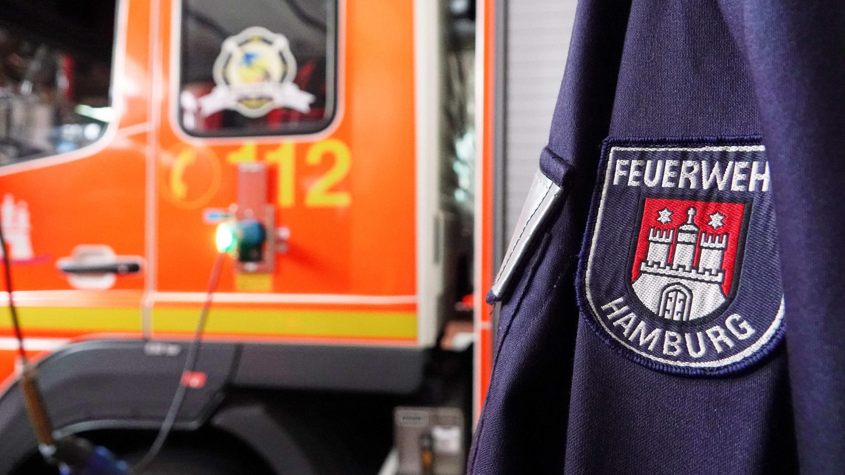 die-feuerwehr-hamburg-kampft-gegen-brandserie-in-den-stadtteilen-horn-und-billstedt-symbolbild