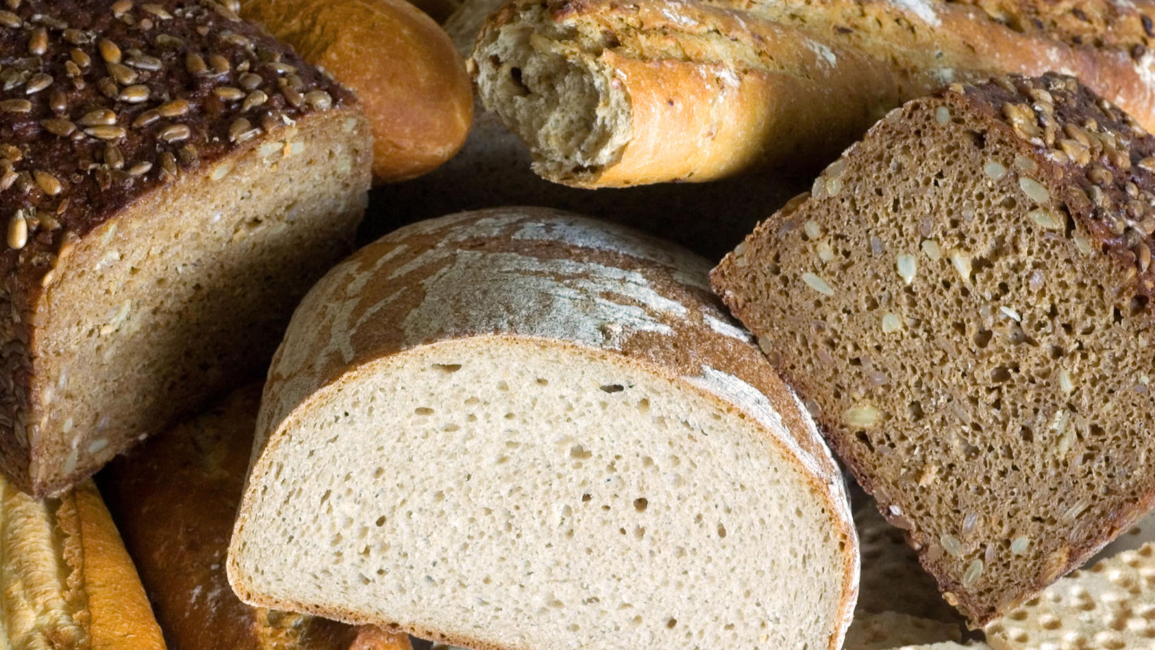 Aufgeschnittene Broten verschiedener Sorten