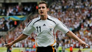 BERLIN - JUNE 20:  Miroslav Klose of Germany celebrates scoring his team's second goal during the FIFA World Cup Germany 2006 Group A match between Ecuador and Germany played at the Olympic Stadium on June 20, 2006 in Berlin, Germany.  (Photo by Lars Baron/Bongarts/Getty Images)