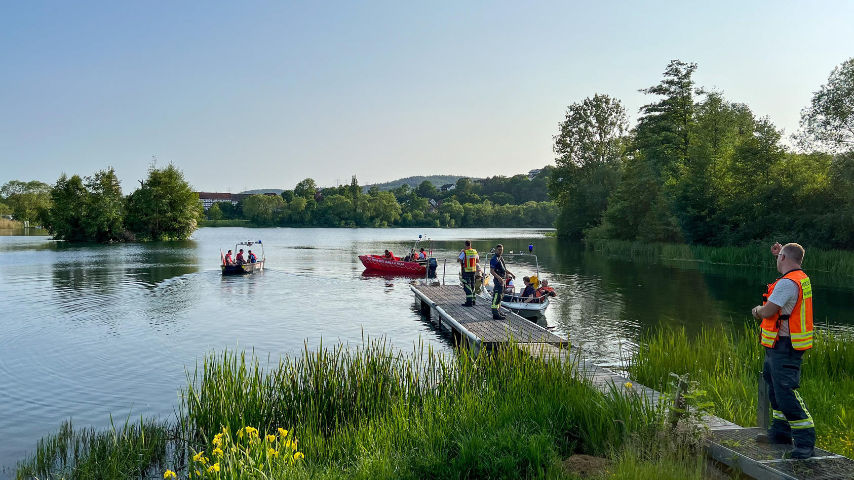 TretbootUnfall in Bebra (Hessen) Zwei Teenager ertrinken in See sie