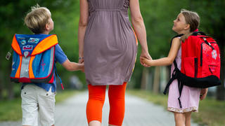 Schulkinder sind teuer, vor allem für Empfänger von Bürgergeld.