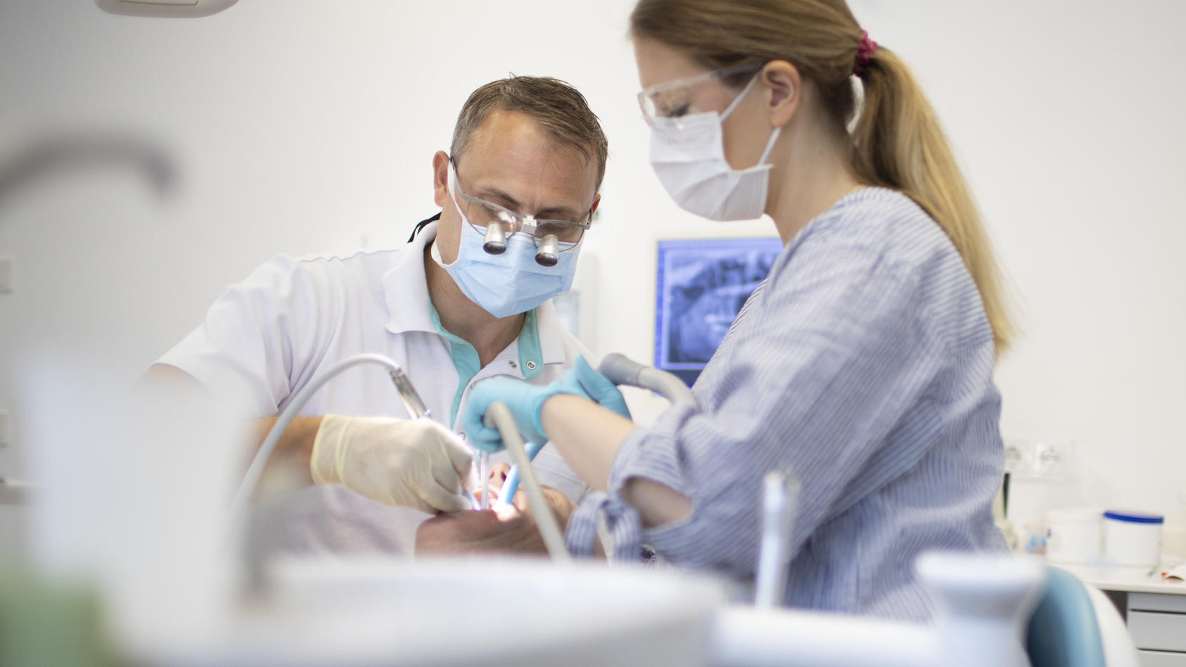 zahnarztbesuche-sollen-nicht-mehr-von-der-gesetzlichen-krankenkasse-bezahlt-werden-fordert-ein-krankenkassenchef