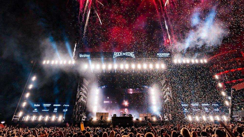bei-rock-am-ring-feiern-auch-2023-wieder-zahlreiche-festivalbesucher