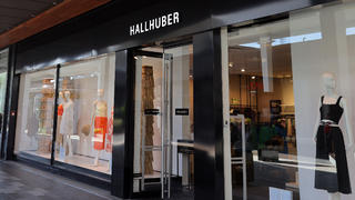 Das Bekleidungsunternehmen Hallhuber aus München meldet erneut Insolvenz an