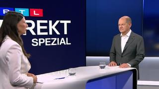 Kanzler Olaf Scholz und RTL-Moderatorin Pinar Atalay bei "An einem Tisch mit Olaf Scholz"