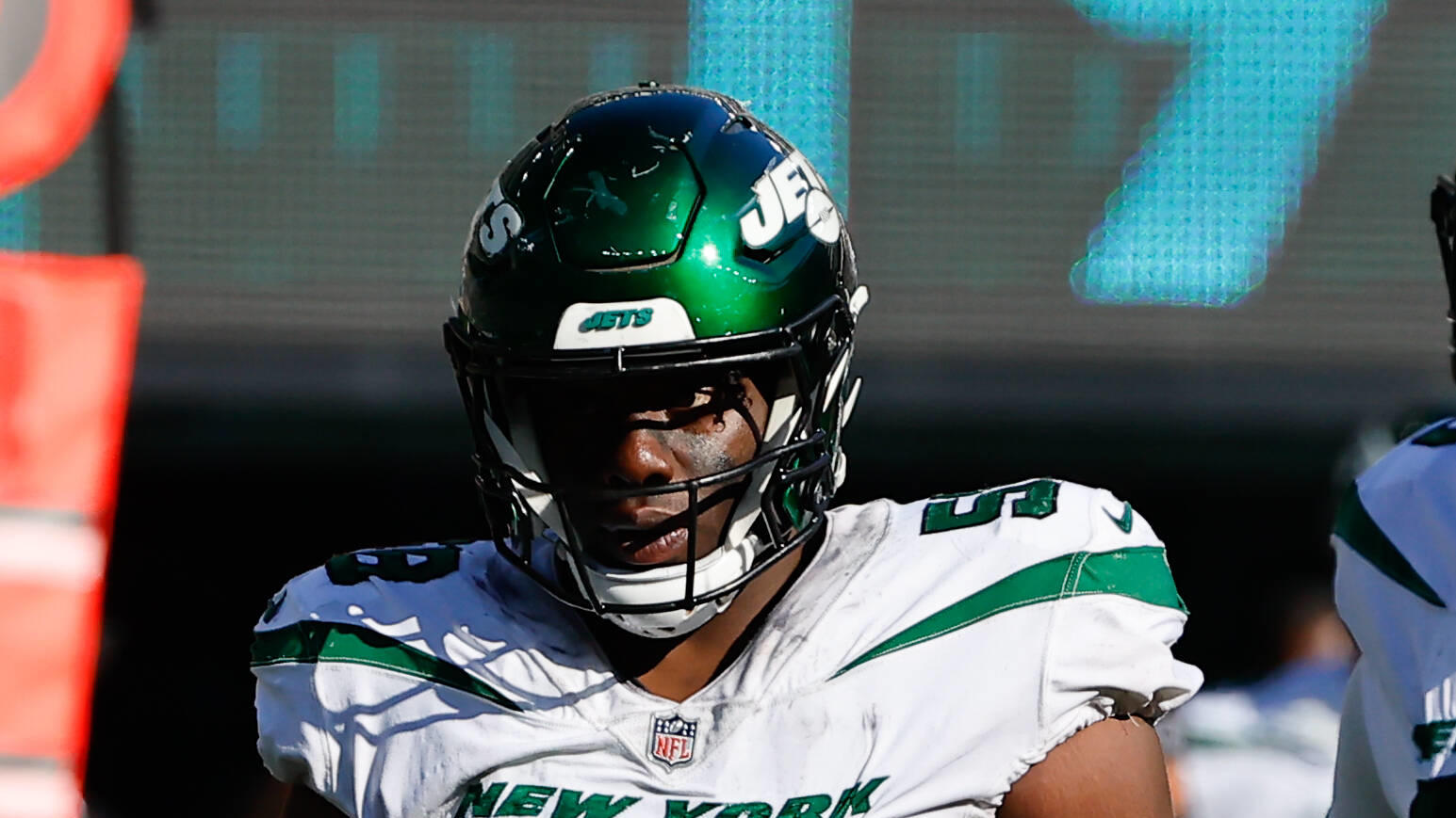 new-york-jets-edge-rusher-carl-lawson-27