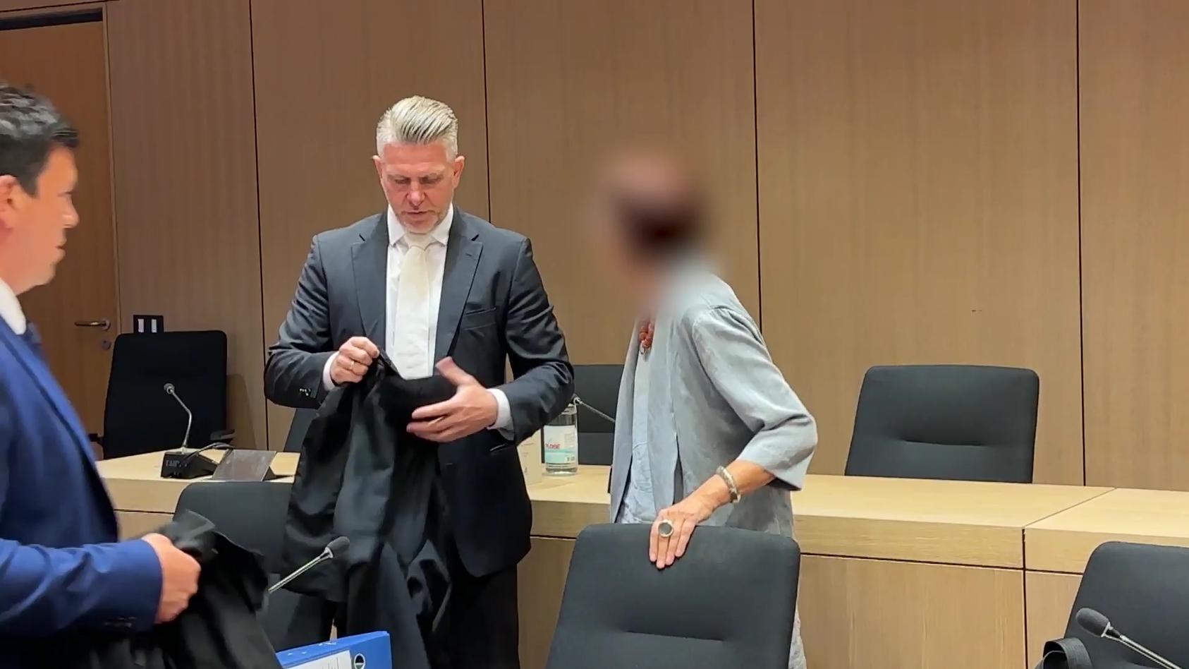prozess-frau-stirbt-bei-geburt