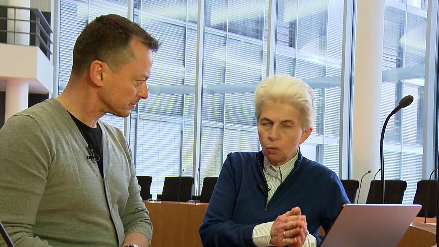 Marie-Agnes Strack-Zimmermann im Gespräch mit RTL-Reporter Markus Frenzel.