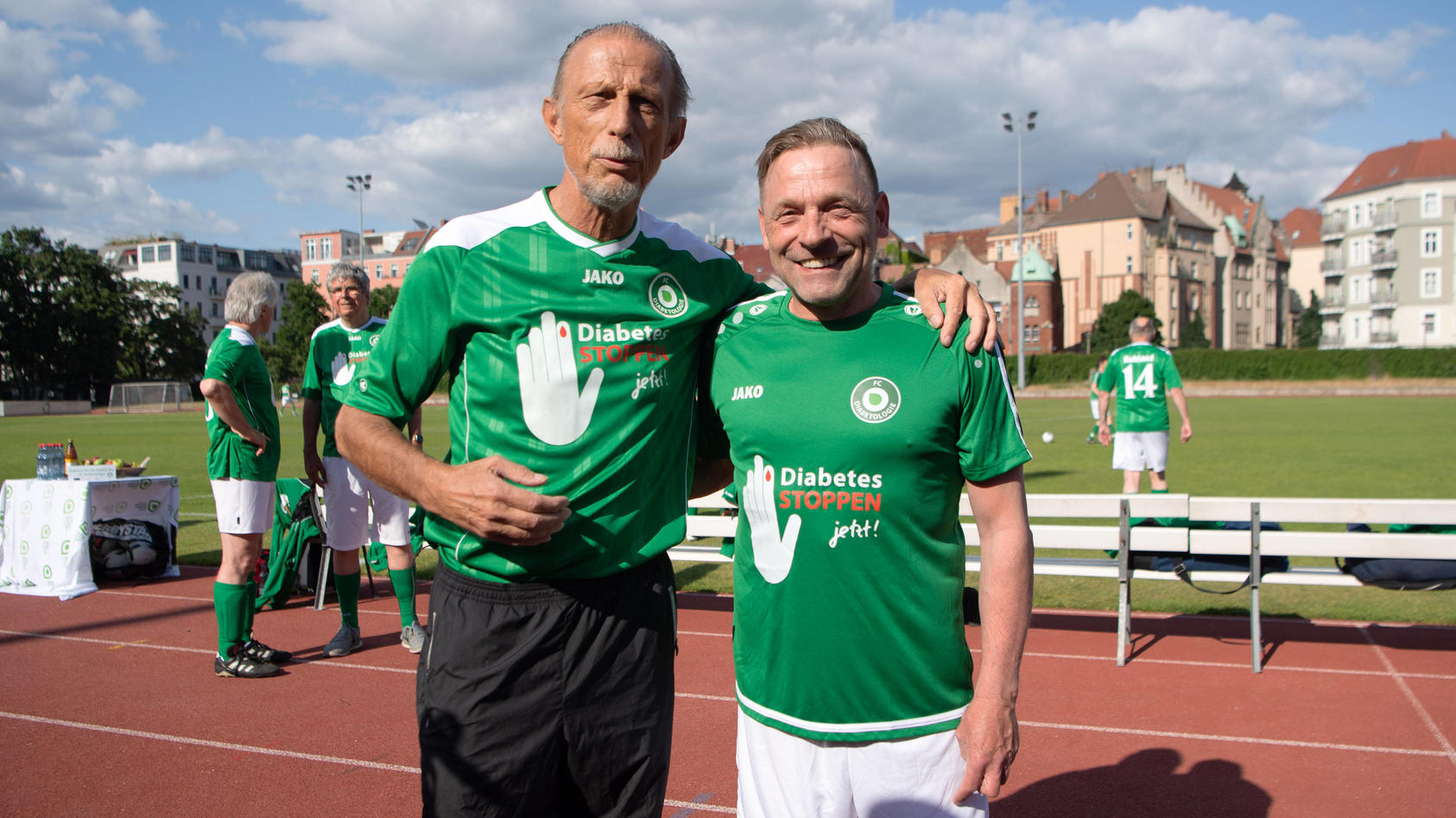 Christoph Daum steht trotz Lungenkrebs wieder auf dem Platz