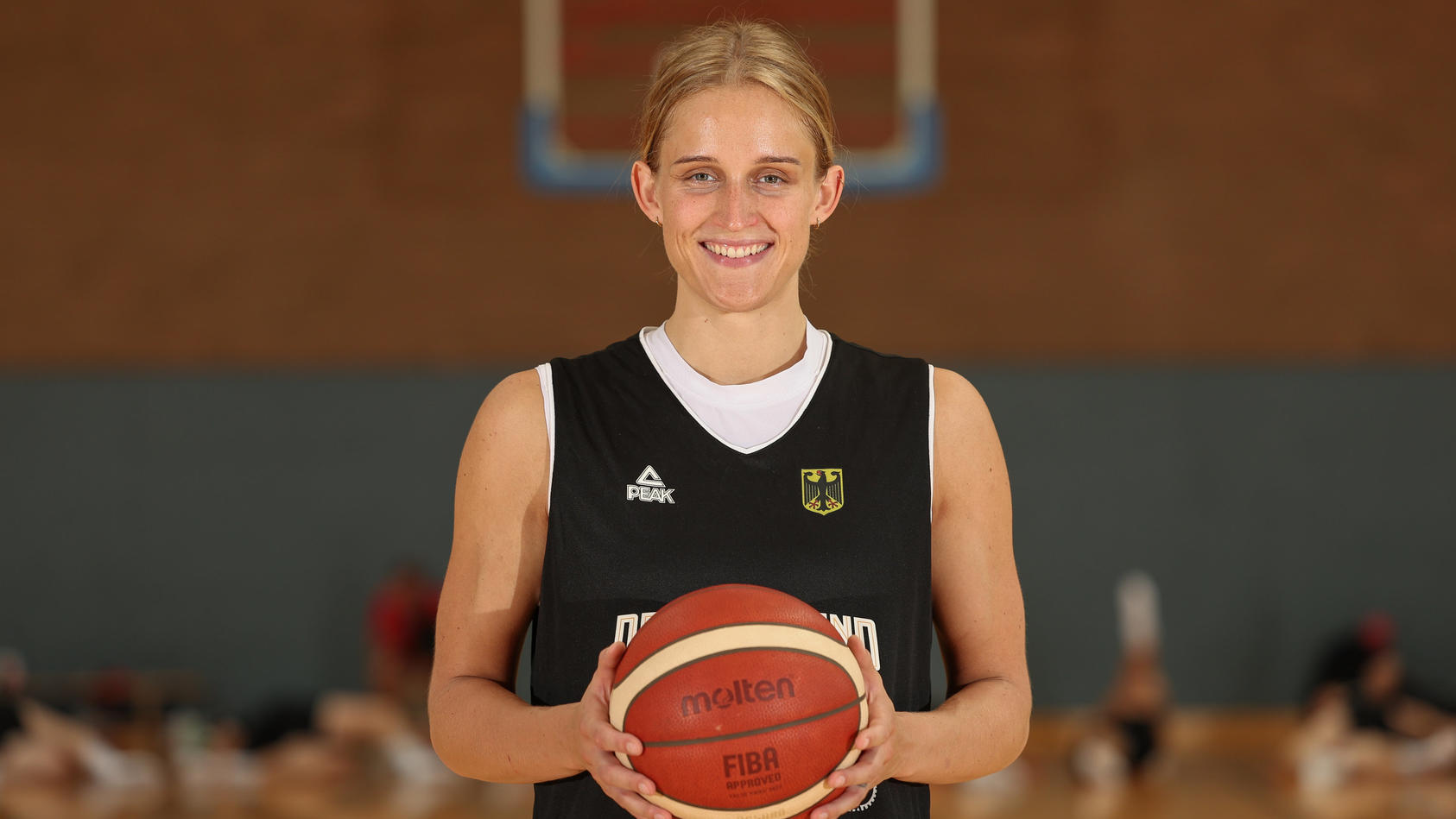 Start der Frauen-Basketball-EM! Shooting-Star Fiebich lässt USA-Deal für Deutschland platzen