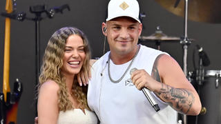 Influencerin Laura Maria Rypa und SÃ¤nger Pietro Lombardi bei seinem Konzert im Rahmen des BonnLive OpenAir am Telekom Campus in Bonn-Beuel. Bonn, 16.06.2023 NRW Deutschland *** Influencer Laura Maria Rypa and singer Pietro Lombardi at his concert during the BonnLive OpenAir at the Telekom Campus in Bonn Beuel Bonn, 16 06 2023 NRW Germany Copyright: xDwixAnoraganingrumx