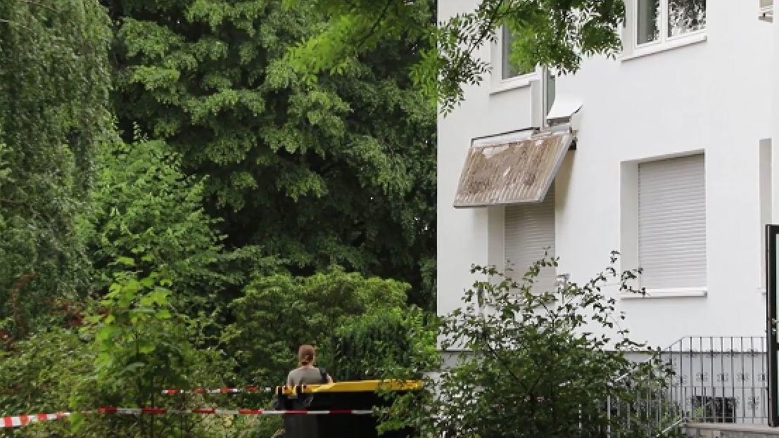 Bei Balkon-Sturz! In Mönchengladbach: Zwei Frauen Schwer Verletzt ...