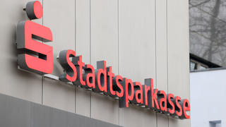 ogo einer Stadtsparkasse am 30.01.2023 in München Sparkassen sind deutsche Kreditinstitute, die Dienstleistungen im Geldverkehr mit allen Kundengruppen betreiben dürfen.