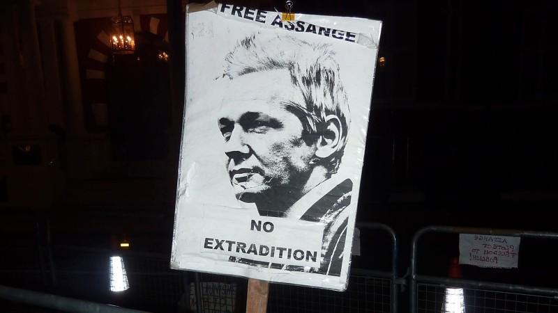 Schaltet sich nun Amerika ein? Assange sorgt weiter für diplomatische Spannung zwischen London und Quito.