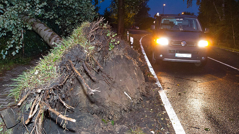 Die Sahara-Hitze ist vorbei, heftige Gewitter begleiteten Hoch Achim in den Ruhestand.