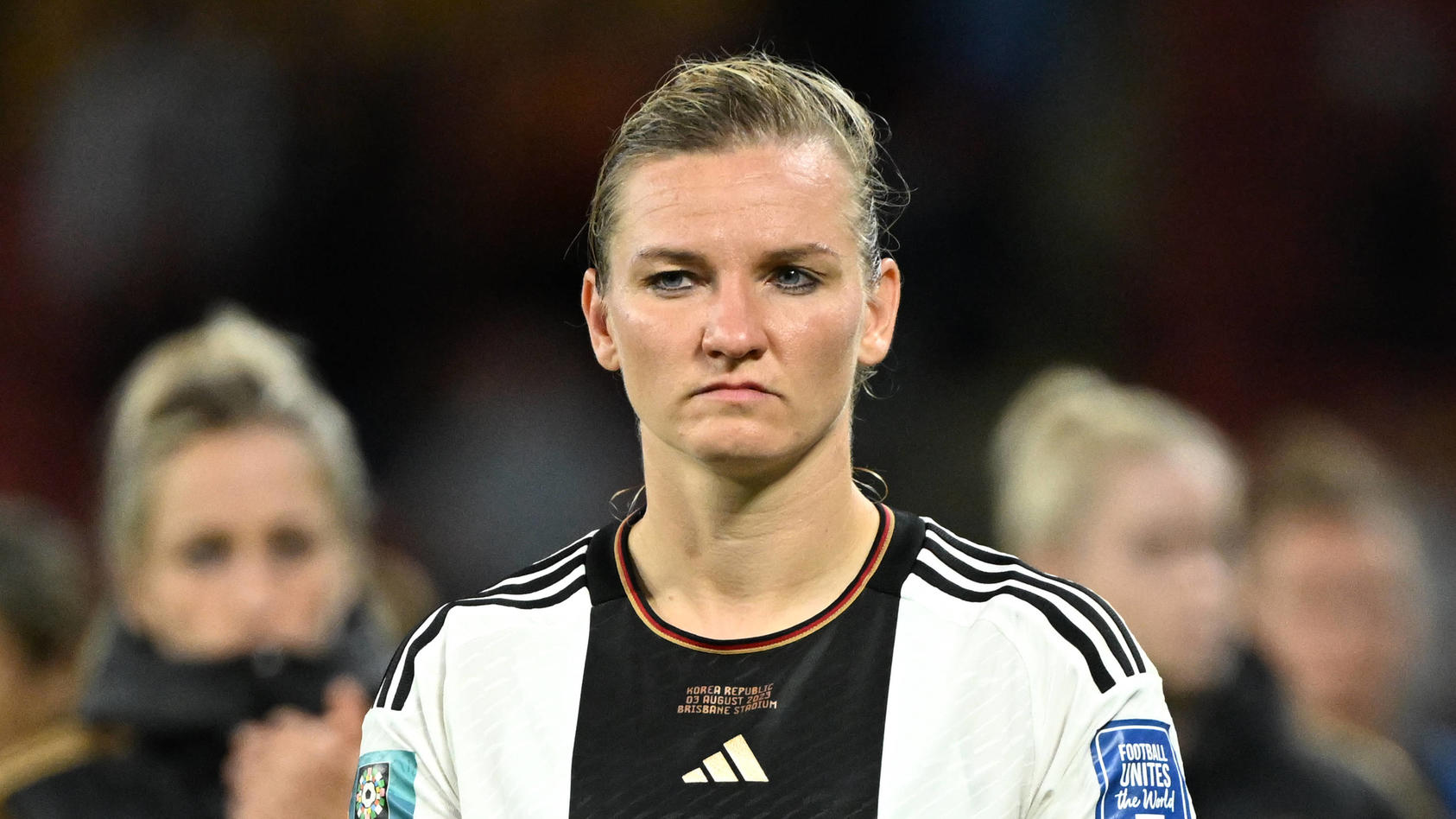 bei-der-wm-war-die-trauer-bei-alexandra-popp-gro-die-nachsten-spiele-sollen-besser-verlaufen-mit-aber-auch-ohne-voss-tecklenburg