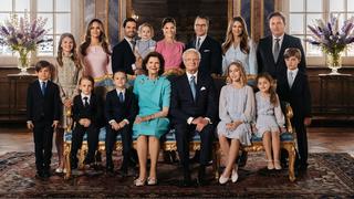 Zum 50. Thronjubiläum: Seltenes Familienbild mit allen Schweden-Royals