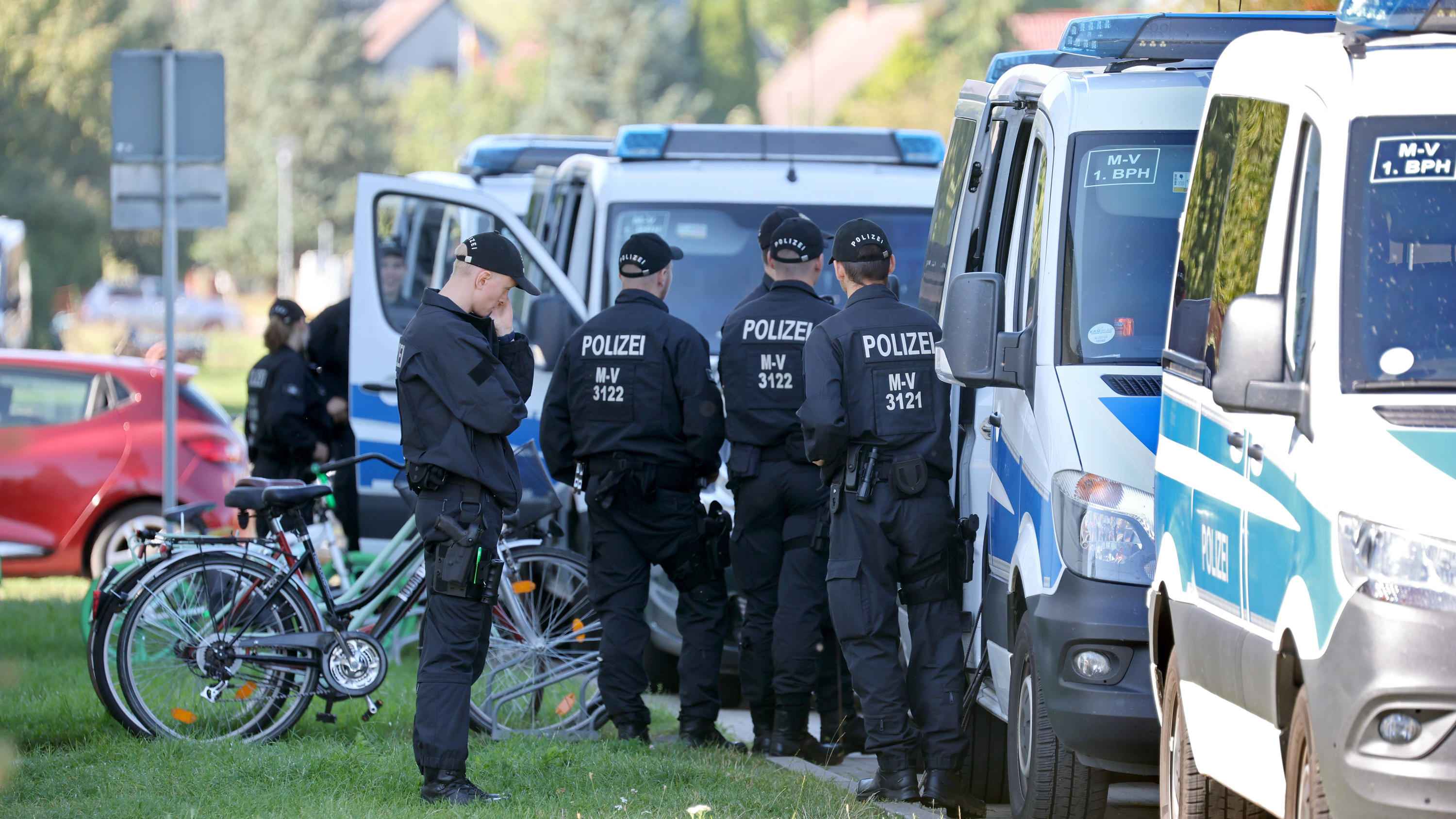 Mit einem Großaufgebot suchte die Polizei in Pragsdorf nach dem sechsjährigen Jungen.
