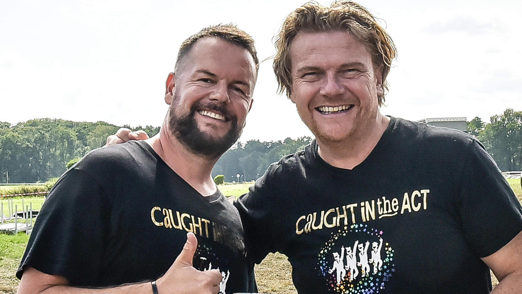 caught-in-the-act-ist-zuruck-bastiaan-packt-uber-boyband-zeit-aus