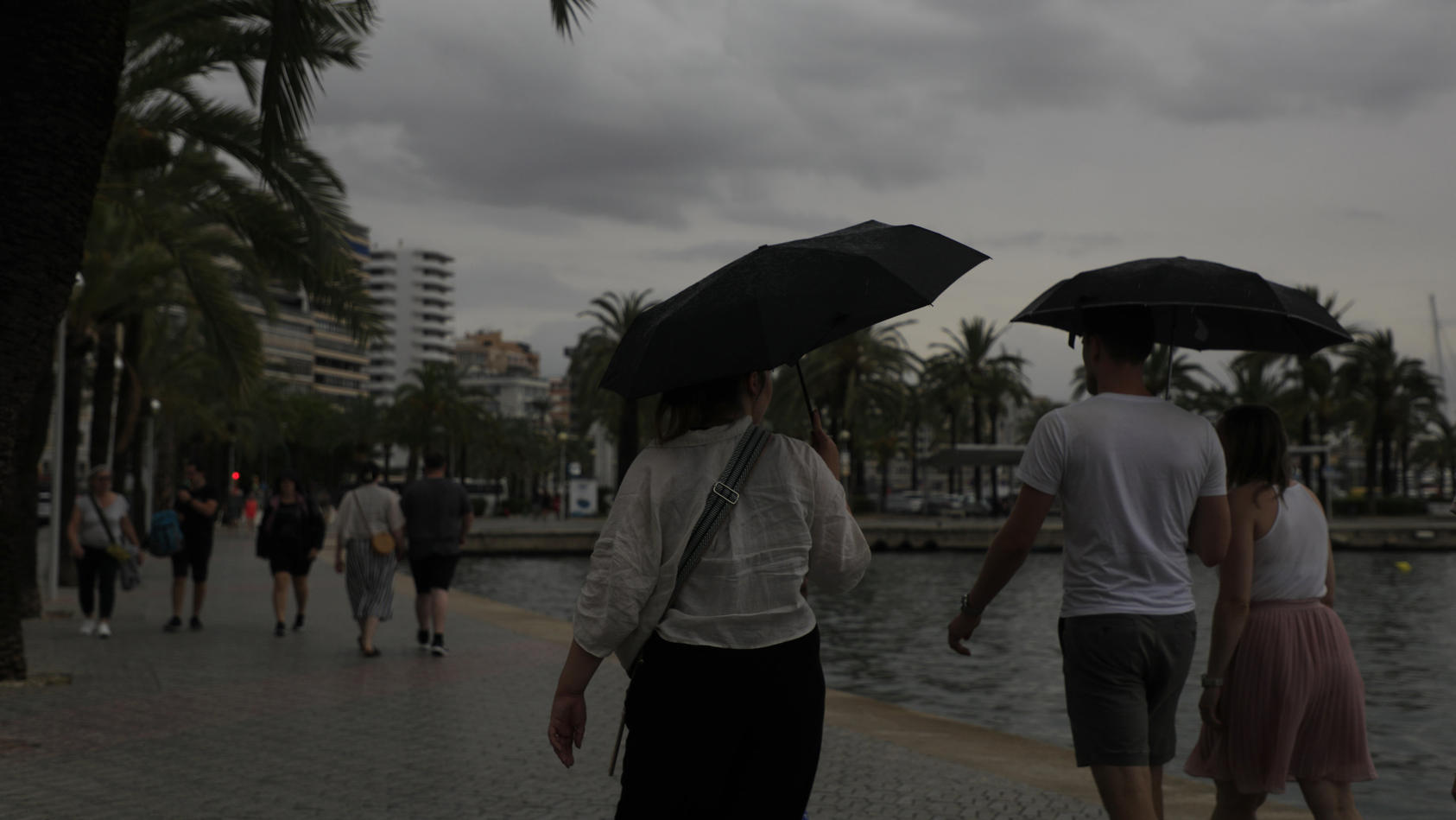 der-anhaltende-regen-der-vergangenen-woche-trifft-jetzt-auf-heie-sommertemperaturen