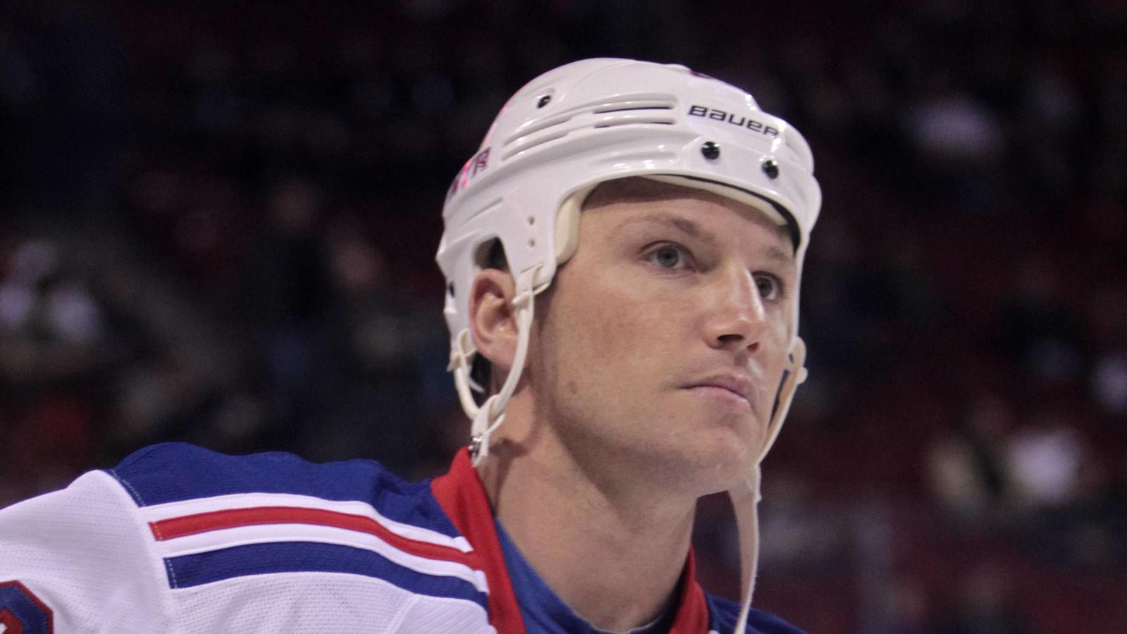 Ex Nhl Star Macht Gegenspieler Von Totem Adam Johnson Krude Vorw Rfe