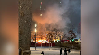 Feuer Auf Berliner Weihnachtsmarkt! Verkaufsstände Brennen - Zwei Verletzte