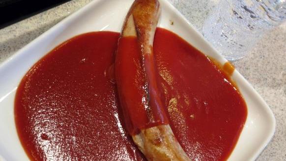 Das Ist Mächtig In Die Unter Hose Gegangen Dieb 50 Versteckt Currywurst Fertiggericht Im 