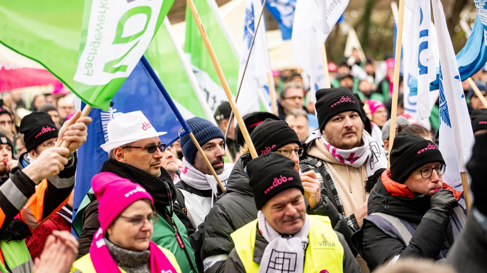 Durchbruch im Tarifstreit im öffentlichen Dienst So viel Geld gibt s