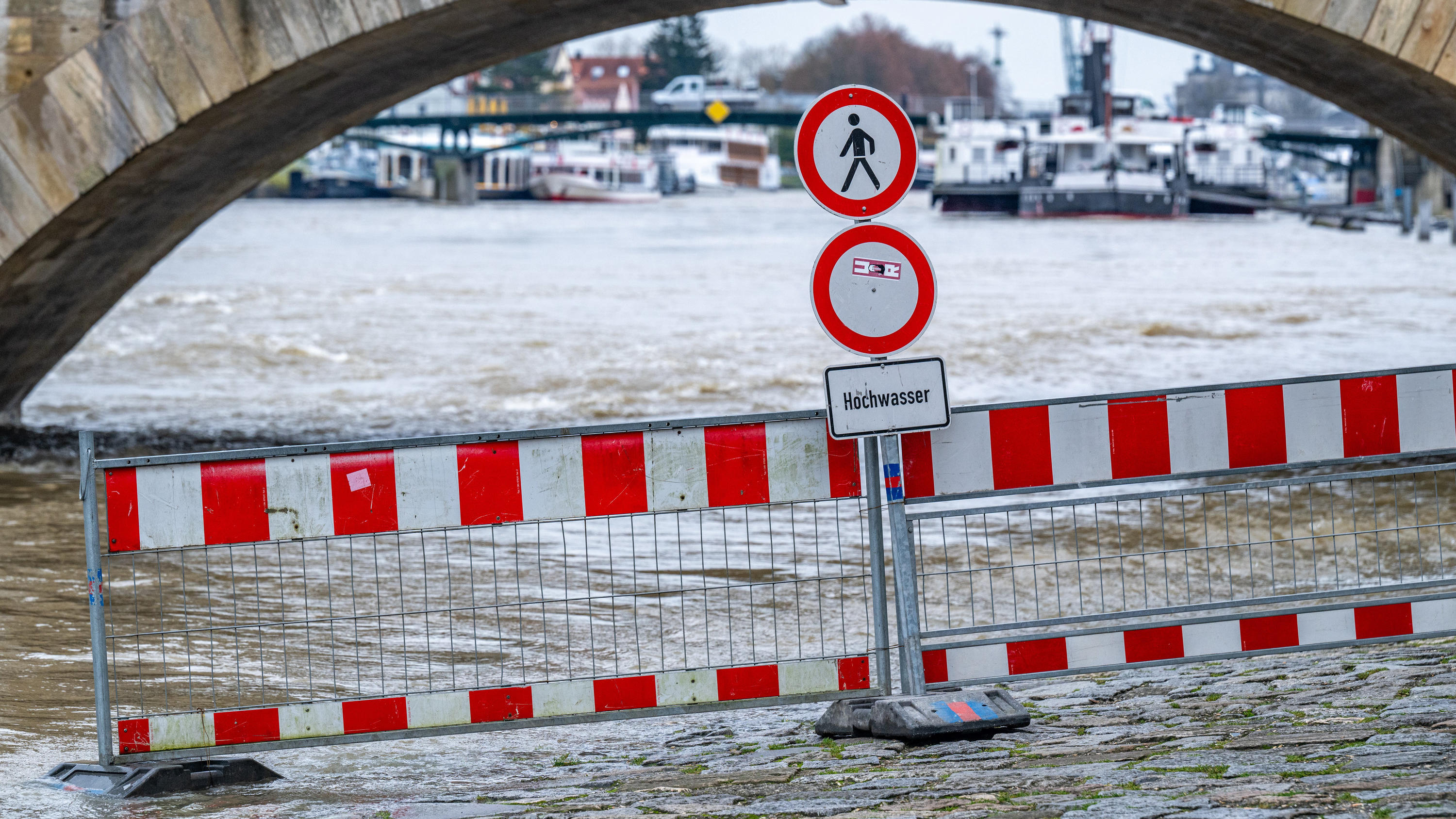 Hochwasser-Alarm In Deutschland: In Diesen Städten Droht Uns Morgen ...