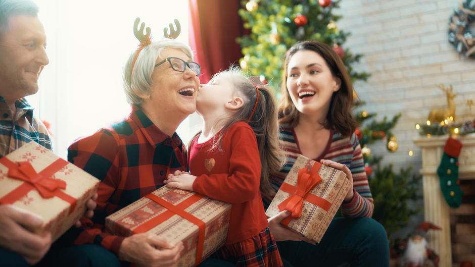 Weihnachtsgeschenke Worüber freuen sich Oma und Opa?