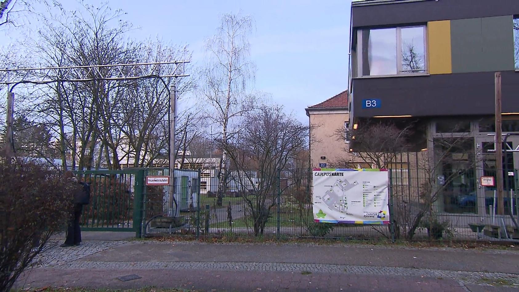 Berlin Neuk Lln Massenschl Gerei An Schule Verletzte