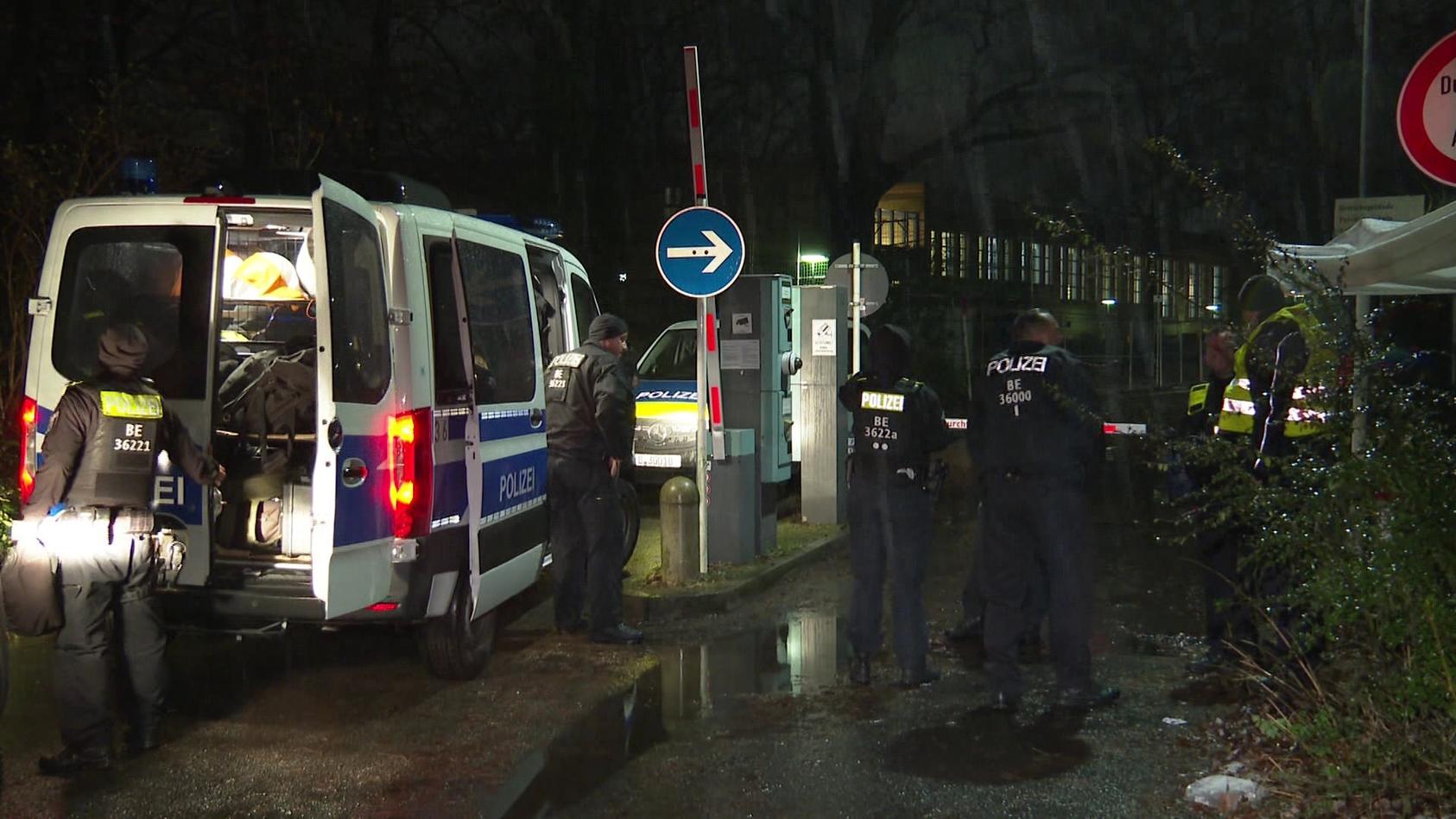 Berlin-Reinickendorf: Zwei Straftäter Weiter Auf Der Flucht - Sie ...