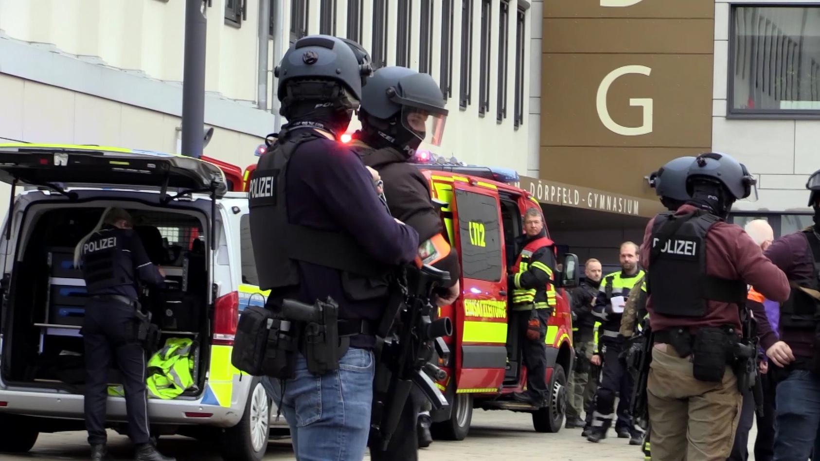 Fünf Verletzte nach Messerattacke an Gymnasium in Wuppertal Was wir