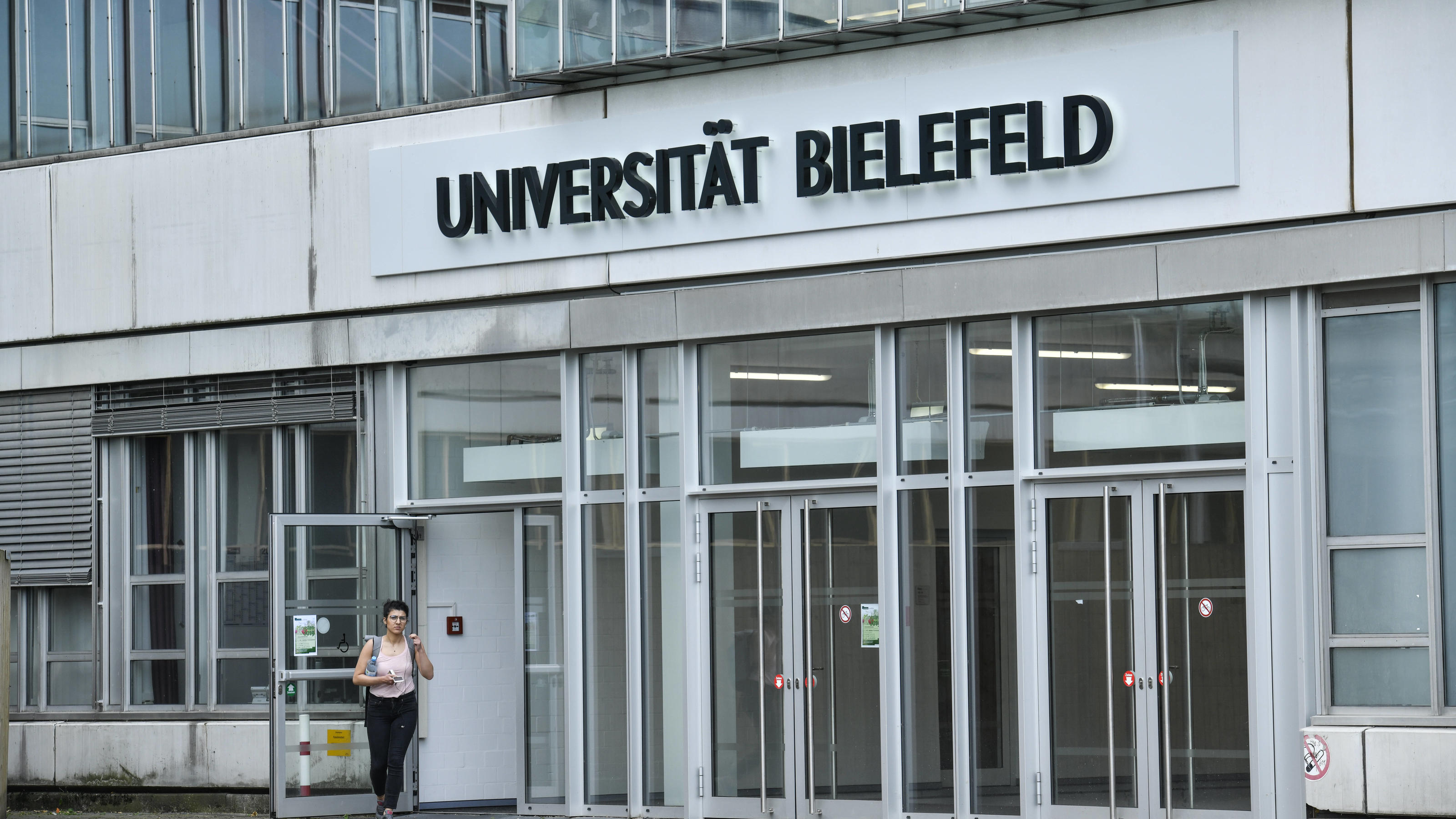 Uni-Bibliothek Bielefeld Warnt Vor Vergifteten Büchern – Nicht Anfassen!