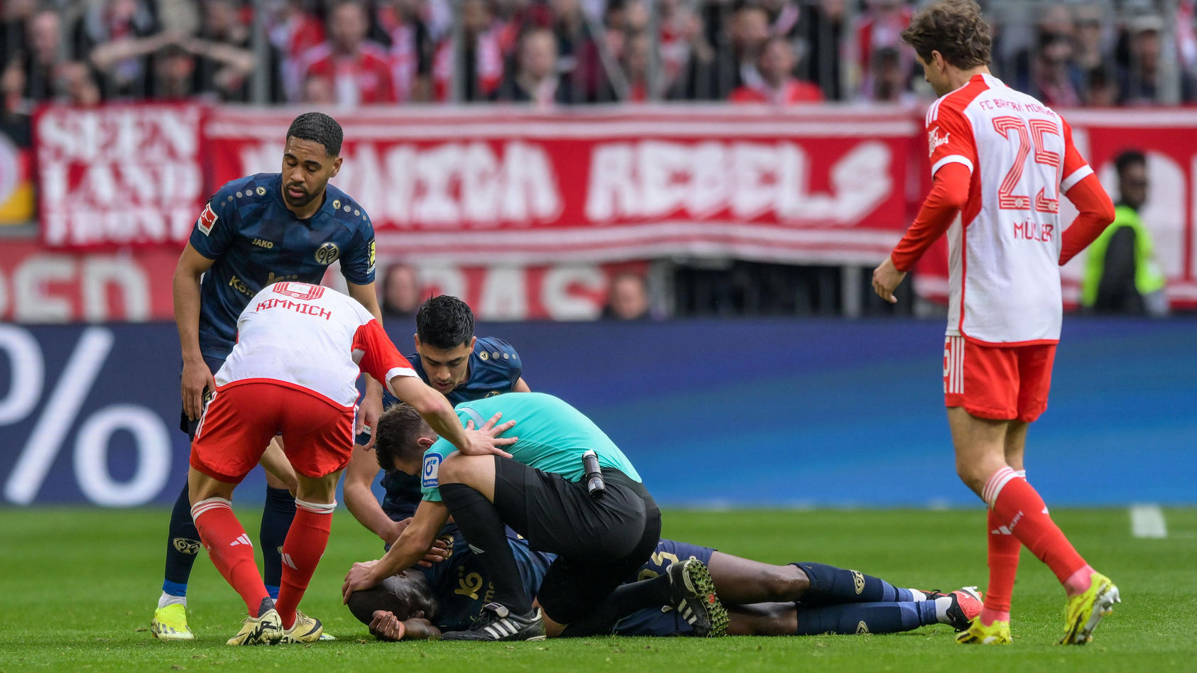 Incredible Referee Saves Bundesliga Star’s Life in Shocking Incident at Bayern Game