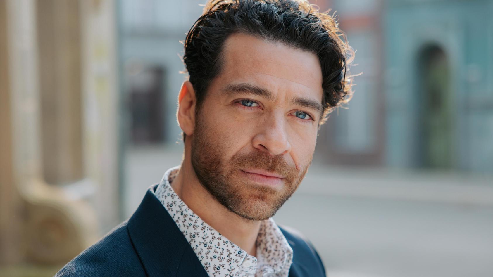 Patrick Fernandez spielt die Hauptrolle in der 8.000. GZSZ-Folge. 
