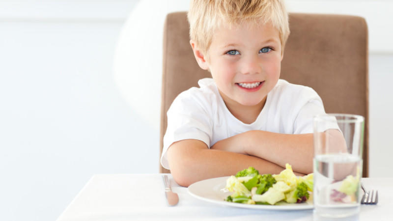 Mit der richtigen Methode essen auch Kinder gerne Gesundes.