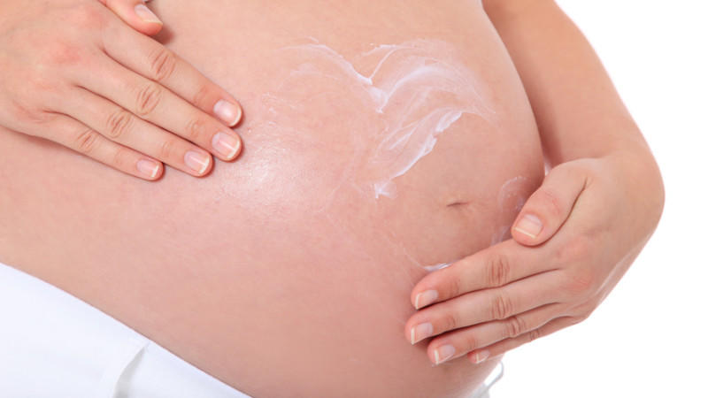 Schwangerschaftsstreifen: Die richtige Hautpflege während der Schwangerschaft